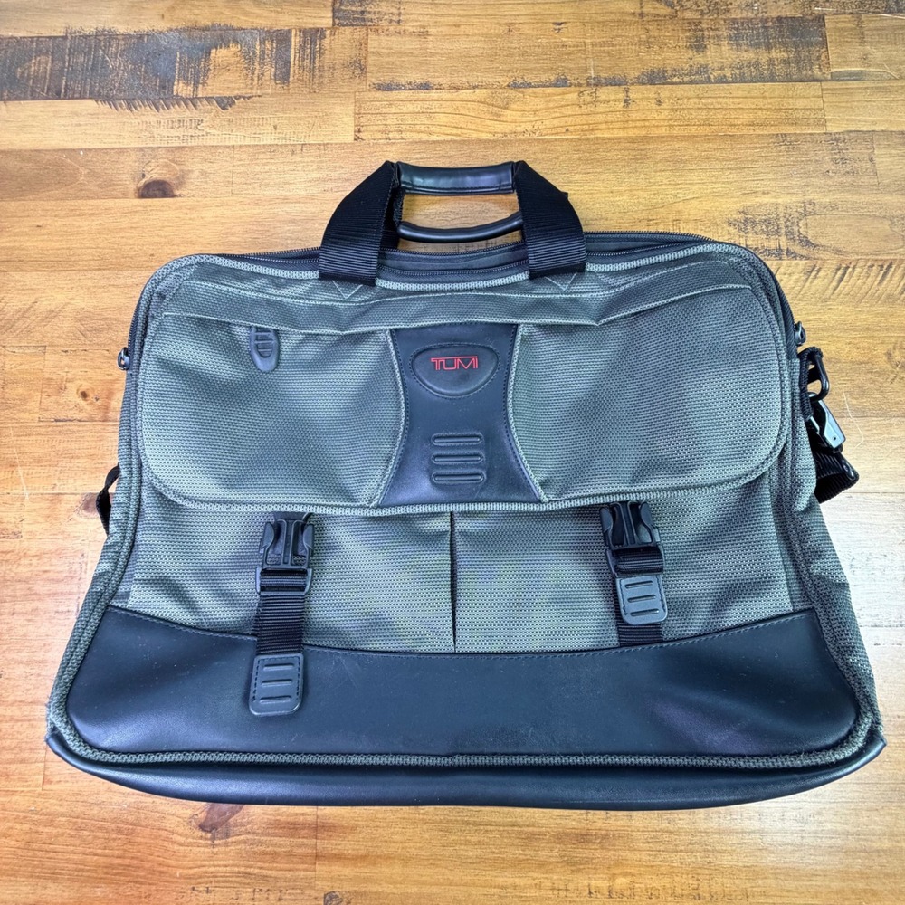 Tumi T2 Ballistic Nylon Messenger Laptop Briefcase Bag
